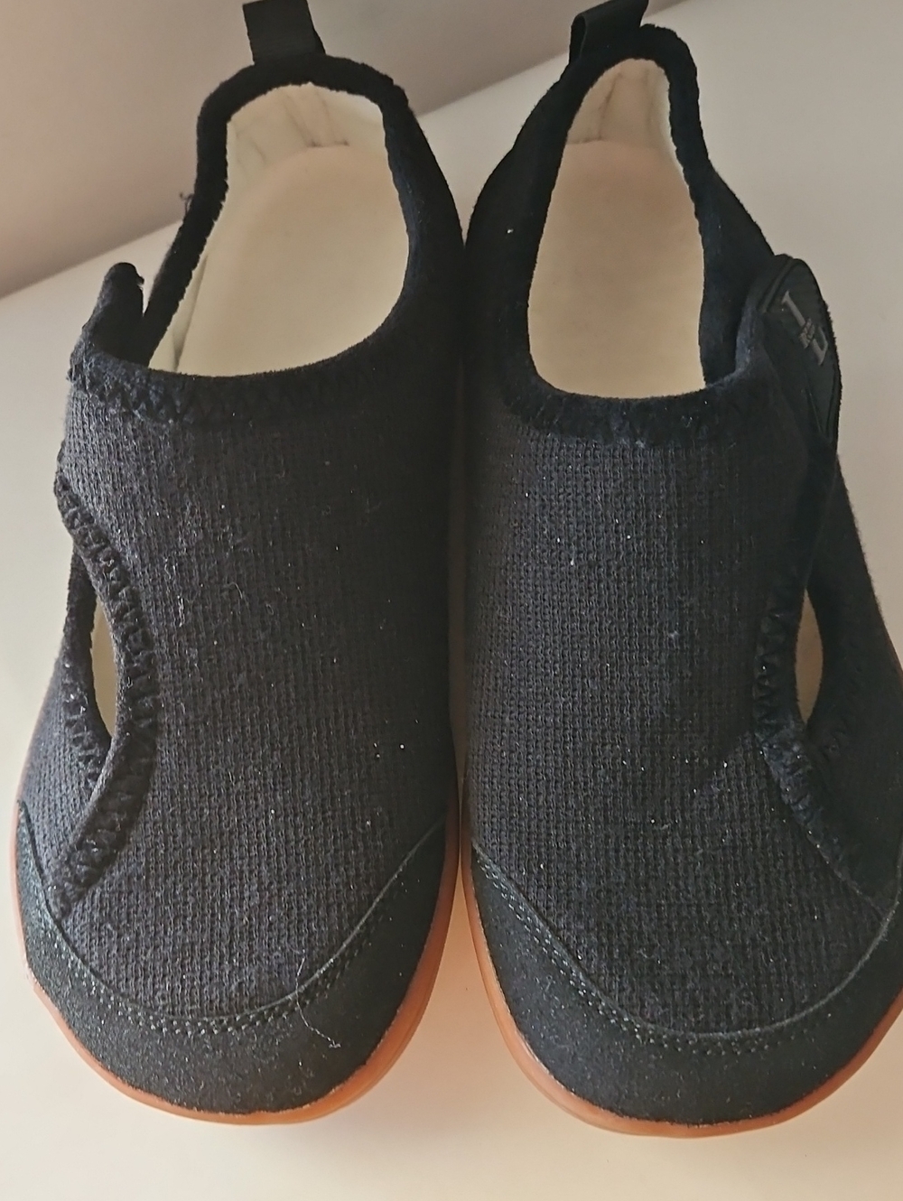 L RUN BLACK DIABETIC SOFT SLIP ON SHOES SZ 38/ 7.5